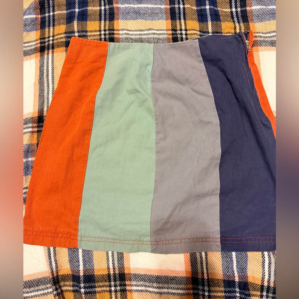 Colorblock Mini Skirt - Picture 3 of 4